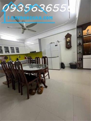 :

⸻

CHÍNH CHỦ GỬI BÁN – SIÊU PHẨM TRƯƠNG ĐỊNH – 82M2 x 5 TẦNG – THANG MÁY – GIÁ 15.X TỶ