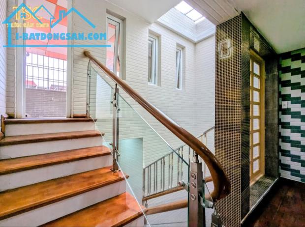 Bán nhà Văn Cao, Đằng Lâm, Hải An, Hải Phòng. 4,5 tầng, 54m2, 4,19 tỷ. Ngang 4m, d1 - 5