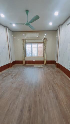 CẦN BÁN GẤP NHÀ THUỴ KHUÊ TÂY HỒ 35m2, 5 TẦNG MẶT TIỀN 4,2m GIÁ  7 TỶ - 2