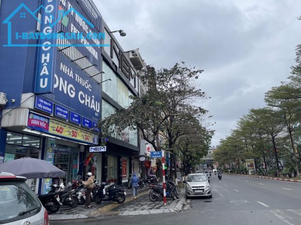 PHỐ VÍP QUẬN CẦU GIẤY - 50M RA PHỐ - NHÀ DÂN XÂY - NGÕ RỘNG THOÁNG - NỞ HẬU - 3