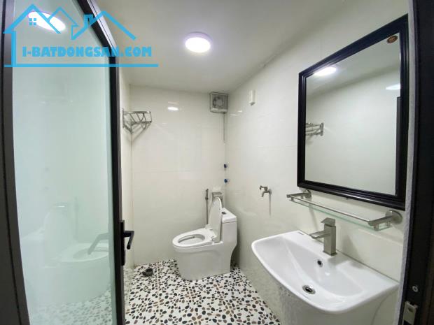PHỐ VÍP QUẬN CẦU GIẤY - 50M RA PHỐ - NHÀ DÂN XÂY - NGÕ RỘNG THOÁNG - NỞ HẬU - 1