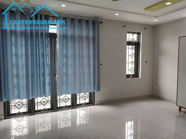 Bình Tân, giáp Tân Phú, Hẻm ô tô, nhà mới đẹp 4tầng, R 6.5m, Giá rẻ - 4