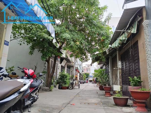 Bình Tân, giáp Tân Phú, Hẻm ô tô, nhà mới đẹp 4tầng, R 6.5m, Giá rẻ - 5