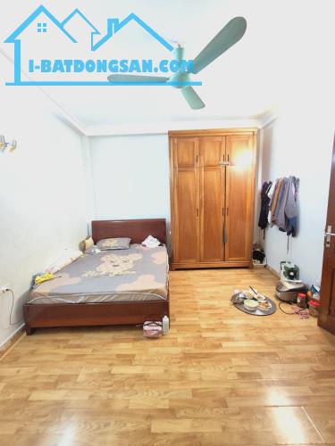 Bán nhà phố Tây Sơn, Đống Đa, nhà dân xây, ngõ rộng, rất gần phố