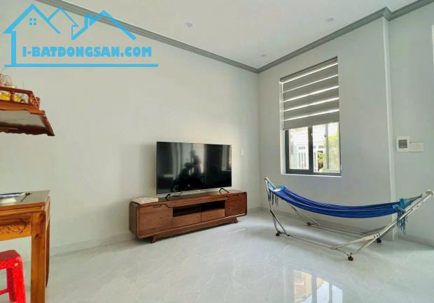 Bán nhà 1 trệt 1 lầu mới đẹp, gần BV Đồng Nai, đường 6m, chỉ 4,3 tỷ