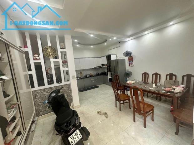Bán nhà 4 tầng về ở luôn ngõ 254 Văn Cao