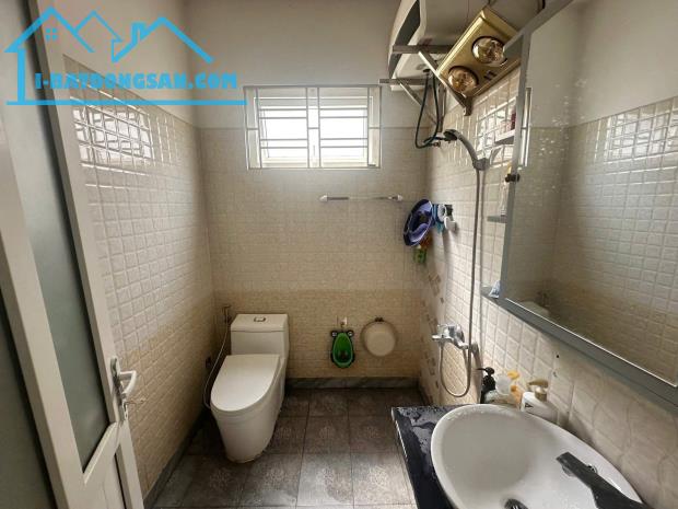 Bán nhà 4 tầng về ở luôn ngõ 254 Văn Cao - 3