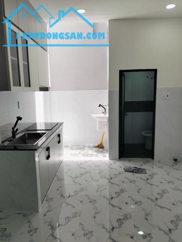 Về quê dưỡng già, bán gấp nhà mới, ở ngay Trần Văn Đang 3PN, gần chợ, đủ tiện ích, 3.x tỷ