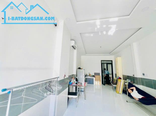 NHÀ MỚI ĐẸP LUNG LINH- XE HƠI NGỦ NHÀ-65M-3 TẦNG-5PN 5WC KHÉP KÍN- CHỈ -5T.Y7 - 5