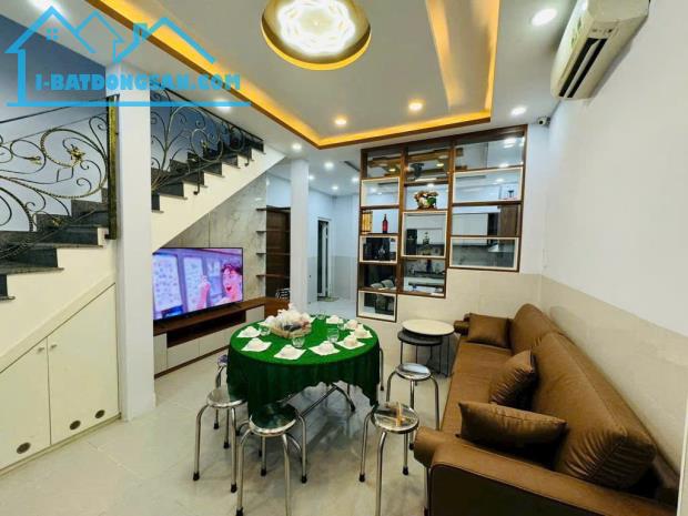 BÁN NHÀ GÓC 2  MẶT TIỀN - CÁCH MẠNG THÁNG 8, QUẬN 3, DT: 4,27 X 8 ( NỞ HẬU 7,4M) - 2