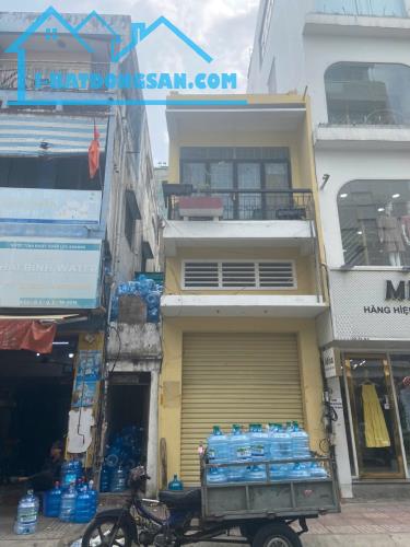 BÁN NHÀ MẶT TIỀN BÀN CỜ, P3, Q3.DT;3,2X10,5, 1TR2L, GIÁ:13.5 TỶ