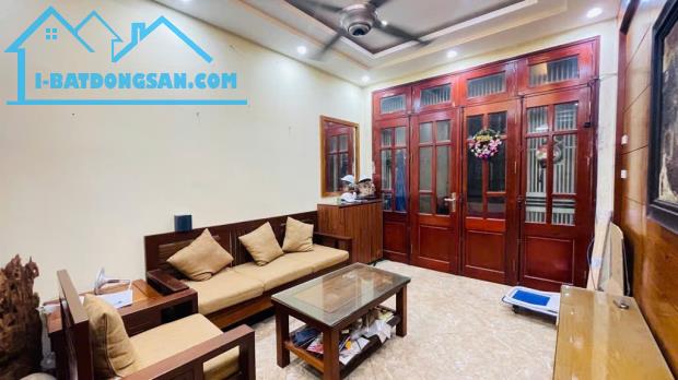 Nhà trung tâm Cầu Giấy 5 tầng 30m2 - Ở ngay – Ngõ thông – Sổ đỏ vuông đẹp 7,2 tỷ - 4