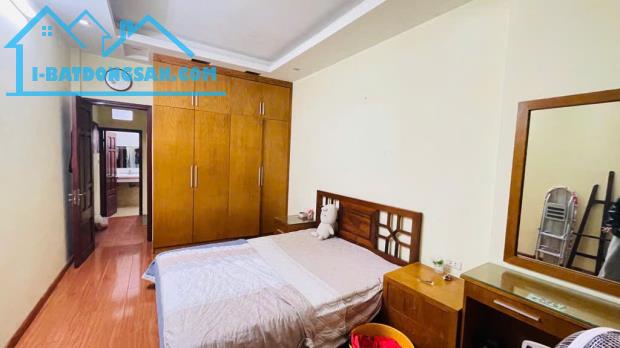 Nhà trung tâm Cầu Giấy 5 tầng 30m2 - Ở ngay – Ngõ thông – Sổ đỏ vuông đẹp 7,2 tỷ - 1