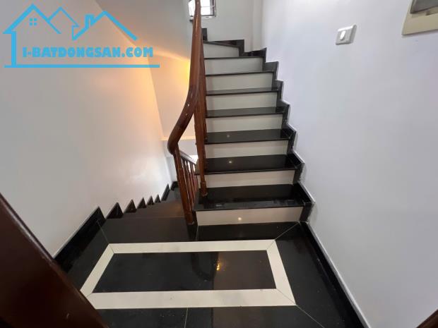 BÁN NHÀ - HỒ TÙNG MẬU - CẦU GIẤY - 37M2 - 6T - 8 TỶ - TRUNG TÂM QUẬN- LÔ GÓC THOÁNG - GPHỐ - 3