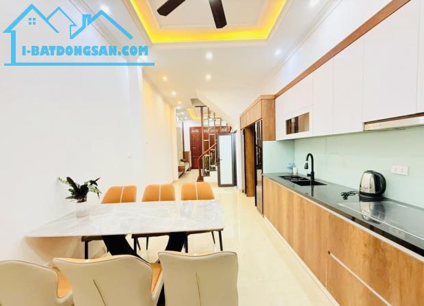 NGUYỄN TRÃI - THANH Xuân - Ô TÔ TRÁNH - KD VĂN PHÒNG VỊ TRÍ TUYỆT ĐẸP , 50M2, 5 TẦNG , GIÁ - 2