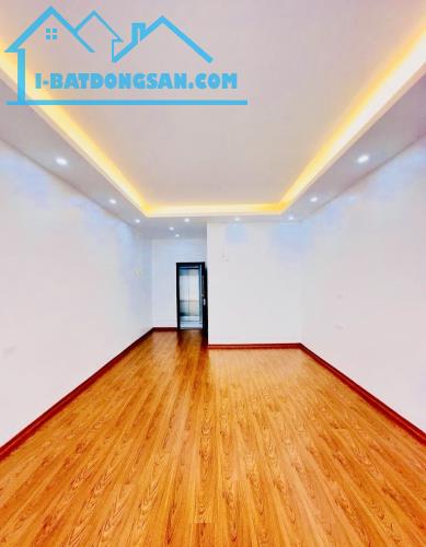NGUYỄN TRÃI - THANH Xuân - Ô TÔ TRÁNH - KD VĂN PHÒNG VỊ TRÍ TUYỆT ĐẸP , 50M2, 5 TẦNG , GIÁ