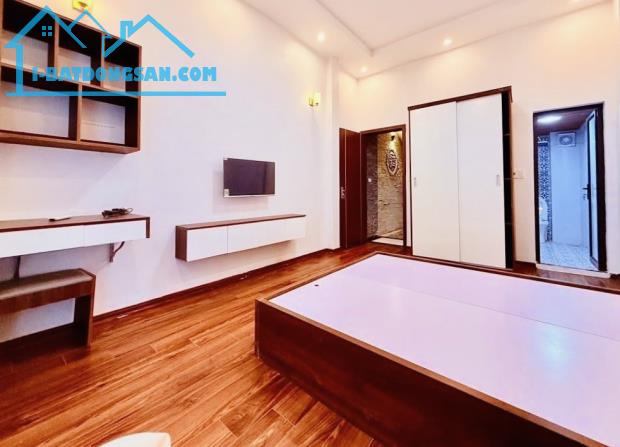 BÁN NHÀ LONG BIÊN- 35m 5 tầng ngõ siêu rộng - Giá cực nét - 4