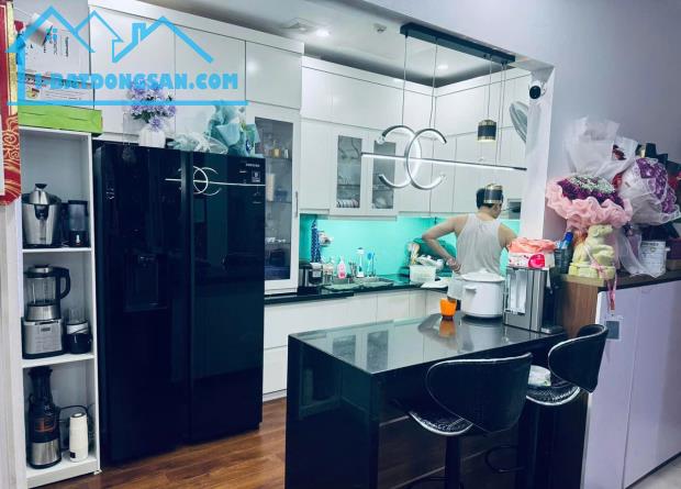 Bán căn 3PN cc Báo Nhân Dân, Trần Hữu Dực 97m có slot ô tô, sẵn sổ, nt đẹp 5,7 tỷ