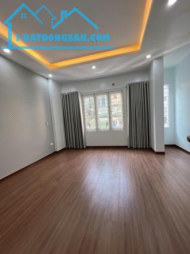 BÁN NHÀ LÔ GÓC CẦU ĐƠ HÀ ĐÔNG – 2 THOÁNG - KINH DOANH ĐỈNH – Ô TÔ VÀO NHÀ