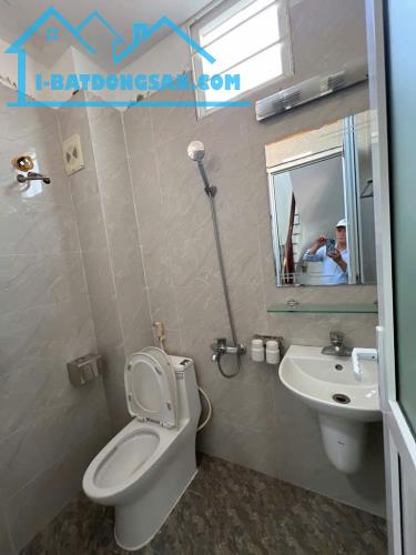 BÁN NHÀ LÔ GÓC CẦU ĐƠ HÀ ĐÔNG – 2 THOÁNG - KINH DOANH ĐỈNH – Ô TÔ VÀO NHÀ - 3
