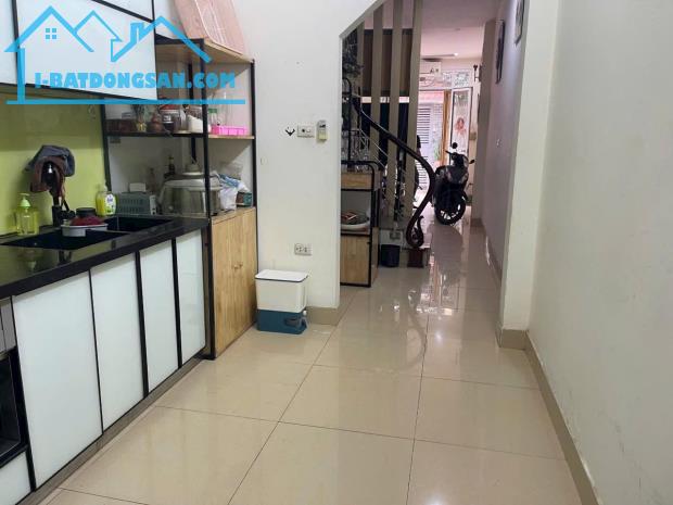 Nhà dân xây chắc chắn ở sướng ngõ Oto thông đỗ cửa - 2