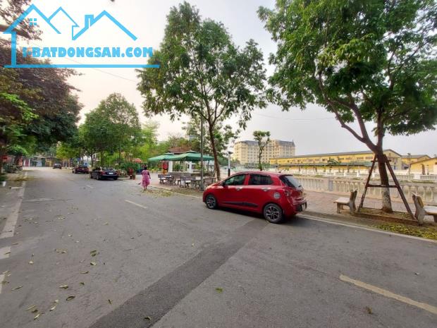 Bán nhà 4 tầng ở Lâm Hạ Bồ Đề vị trí trung tâm đường oto tránh 90m mặt tiền: 6m, 25 tỷ 9
