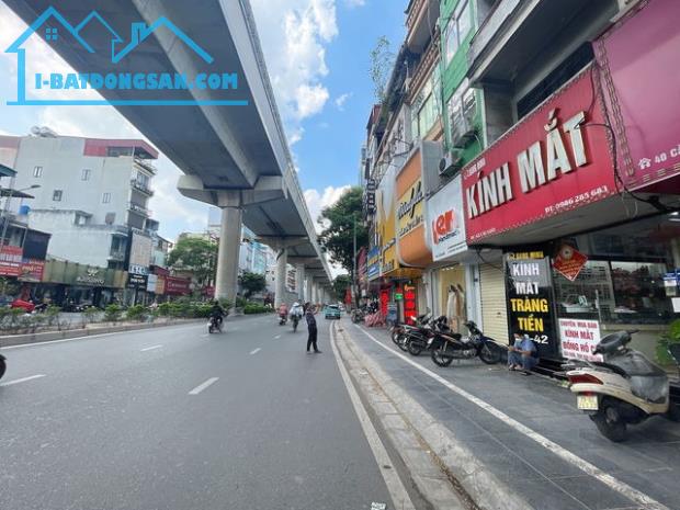 Bán nhà mặt phố Cầu Giấy, 32m2, 5 tầng, kinh doanh vô địch, giá 19,5 tỷ