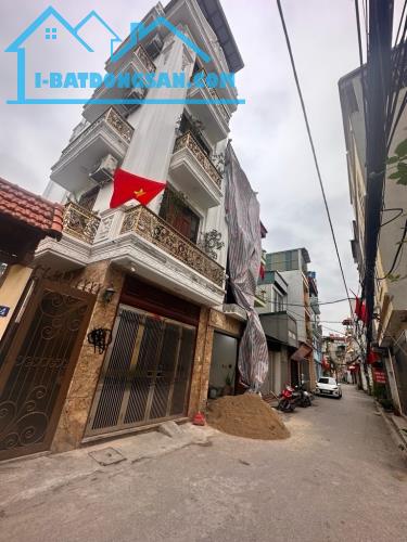 BÁN NHÀ PHÚC ĐỒNG 48m2. MT 5.2m HƠN 10tỷ  LÔ GÓC FUUL NỘI THẤT. Ô TÔ TRÁNH. KIẾN TRÚC ĐẸP