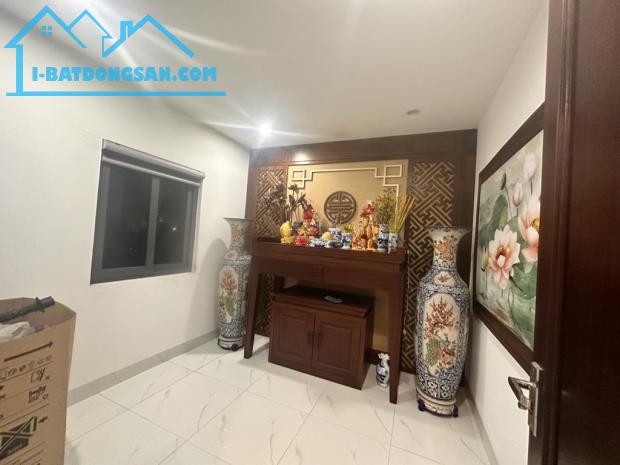 BÁN NHÀ PHÚC ĐỒNG 48m2. MT 5.2m HƠN 10tỷ  LÔ GÓC FUUL NỘI THẤT. Ô TÔ TRÁNH. KIẾN TRÚC ĐẸP - 3