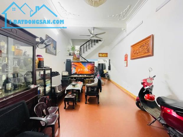Bán nhà mặt phố Giải Phóng, đối diện Đại Học Bách Khoa 50m2, 5 tầng, lô góc, chỉ 15.5 tỷ. - 2