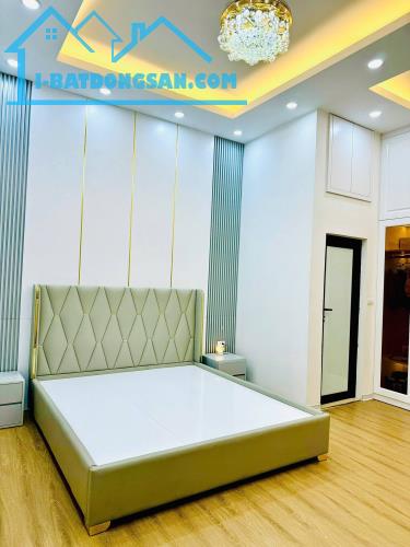 Nhà đẹp Đặng Tiến Đông Đống Đa, 45m2, 6 tầng, mt 4m thông số đẹp, 5m ra ô tô giá 11.7 tỷ