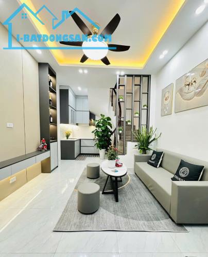 NGÃ TƯ LÁNG HẠ - NGUYỄN CHÍ THANH- LÀM VĂN PHÒNG VÀ KINH DOANH - Ô TÔ TRÁNH . 50M - 10m