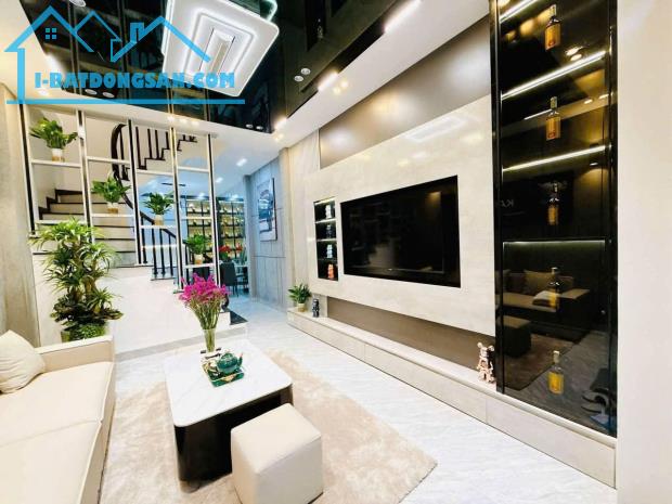 NGUYỄN CHÍ THANH - LÁNG  - NHÀ ĐẸP  HIỆN ĐẠI - THANG MÁY -50m - 6T - 17 tỉ