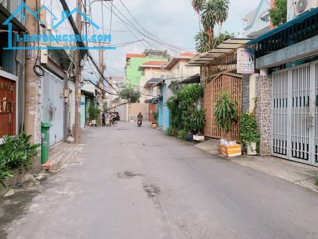 CHỦ NGỘP HXT THÔNG QT, CV LÀNG HOA - 100M2 (KLG) - 1T1L 3PN, BÁN ĐẤT TẶNG NHÀ - 8,5 TỶ TL