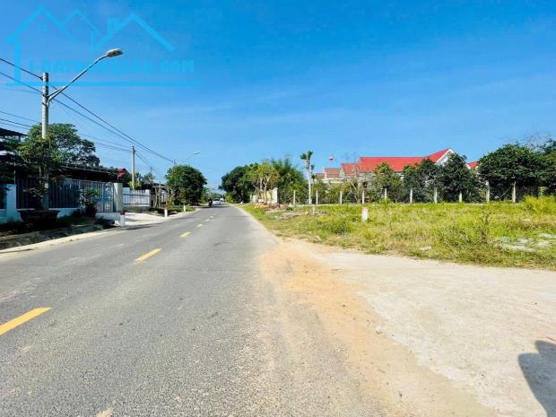 Chính Chủ Bán Gấp: Lô Đất Biển Bình Thuận – Thổ Cư 100%, Sở Hữu Ngay Chỉ Với 240 Triệu!