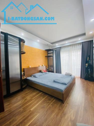 CẦN BÁN NHÀ 5 TẦNG 40m2, PHẠM VĂN ĐỒNG, 10M RA PHỐ, NGÕ RỘNG NÔNG, THUẬN TIỆN DI CHUYỂN - 1