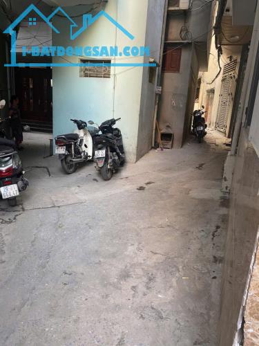 Bán nhà Hoàng Hoa Thám, ngõ nông, nhà đẹp THANG MÁY.