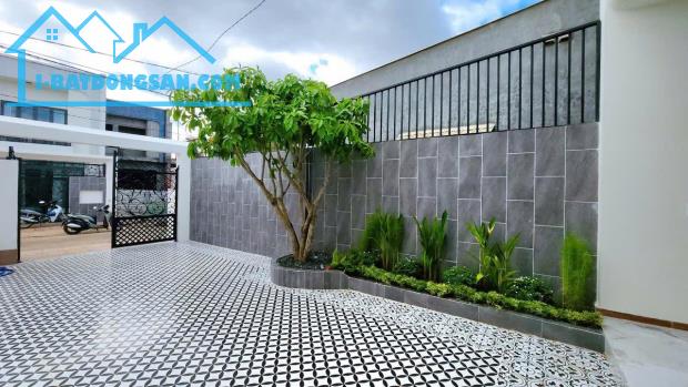 Liên hệ em  0356780750 mua nhà lầu đẹp giá tốt Biên Hòa