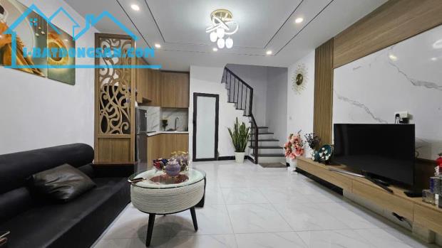 BÁN NHÀ VŨ TRỌNG PHỤNG – 25m² x 5 TẦNG – PHÂN LÔ KINH DOANH – GIÁ 7 TỶ