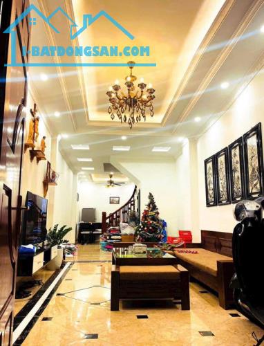 An cư lạc nghiệp tại nhà 4 tầng ô tô tránh, gần Aeon Long Biên - Giá tốt! - 3