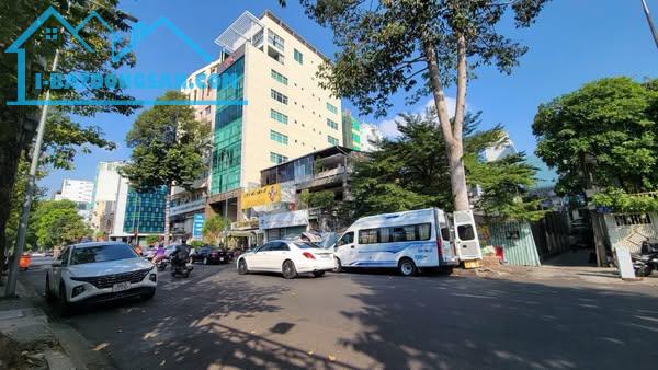 Bán khuôn đẹp 360m2, Ngang 13m MT Nguyễn Đình Chiểu, Quận 1
