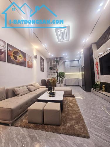 Ô tô đỗ cổng 15m ra phố nhà mới koong 48m2 5 tầng 6.1 tỷ Vĩnh Hưng - 1