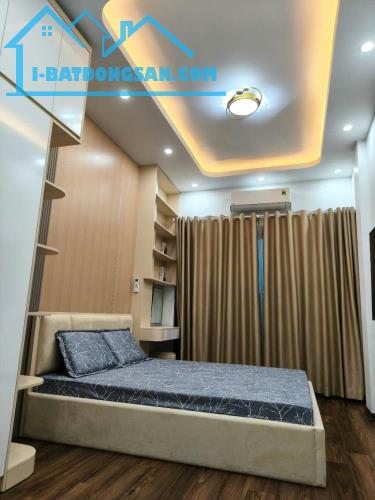 Nhà đẹp Nguyên Hồng - Ba Đình 45m2 x 5 tầng - Gần ô tô dừng đỗ - Đầy đủ nội thất