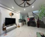 Bán Nhà Phố Cầu Giấy Nhà cực đẹp thoáng sáng có sân mặt tiền rộng