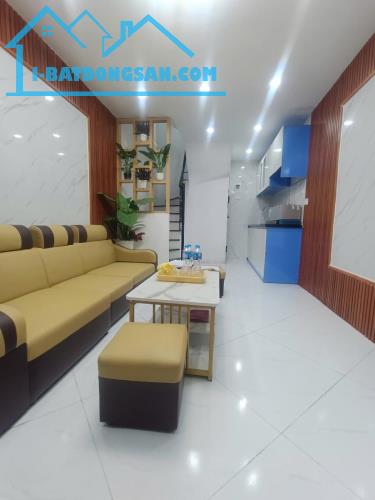 Nhà đẹp Phố Bạch Mai   20/22m-5 tầng -5,95 tỷ   - Thiết kế đủ công năng sử dụng gồm 3 phò - 2