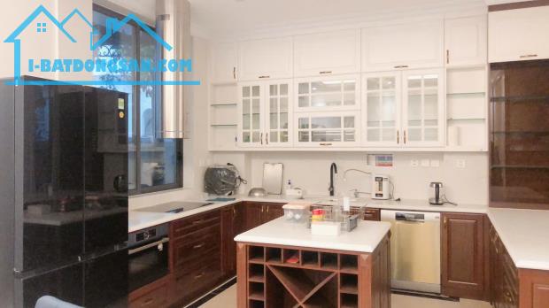CC cần bán Biệt Thự cao cấp Vinhomes tại đảo Ngọc Trai xây 4T giá chỉ 57 tỷ.