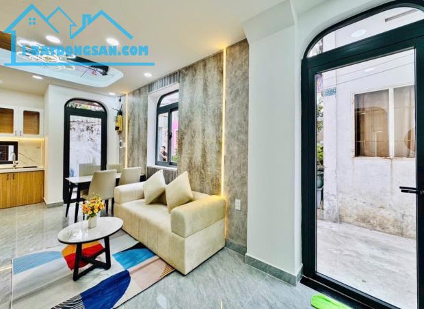 Nhà NỘI THẤT ĐẸP Bùi Đình Túy, Bình Thạnh, nhỉnh 4 tỷ