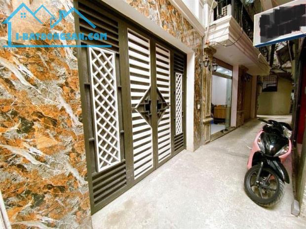 Trần Khát Chân - tòa căn hộ dvu 14P khép kín gần các trường ĐH, dt 55M giá 10.8 tỷ SĐCC