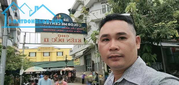 BÁN NHÀ An Dương Vương 65M2 4 TẦNG - KHU DÂN CƯ YÊN TĨNH, XE HƠI TRONG NHÀ - GIÁ 6 TỶ NHỈN - 3