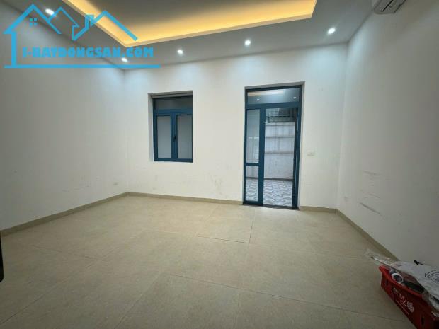 BÁN LIỀN KỀ NGÂN HÀ VẠN PHÚC 6 TẦNG THANG MÁY – VỪA Ở VỪA LÀM VĂN PHÒNG - GIÁ TỐT